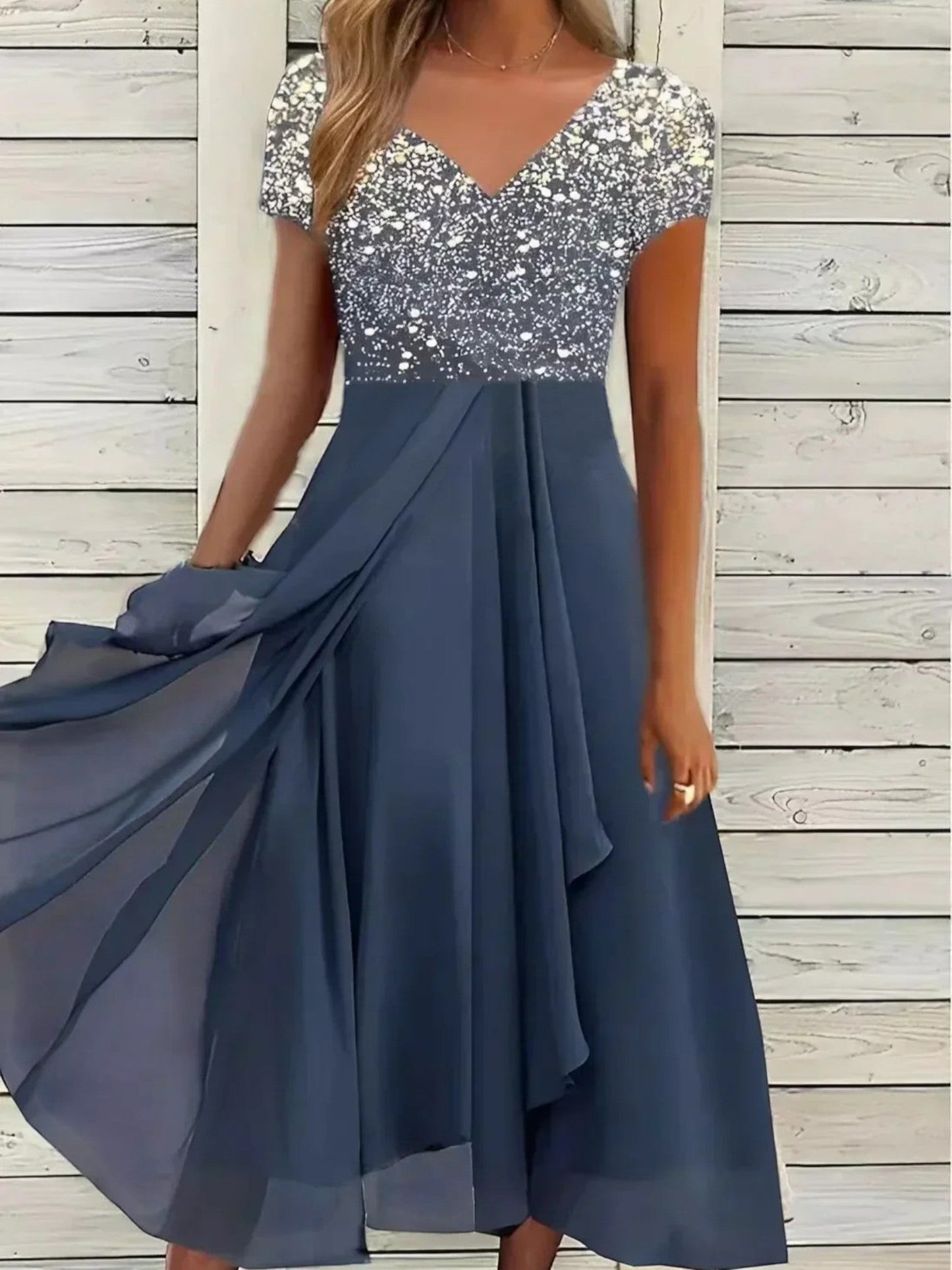 Elegante Bloemenjurk Met V-hals | Korte Mouwen