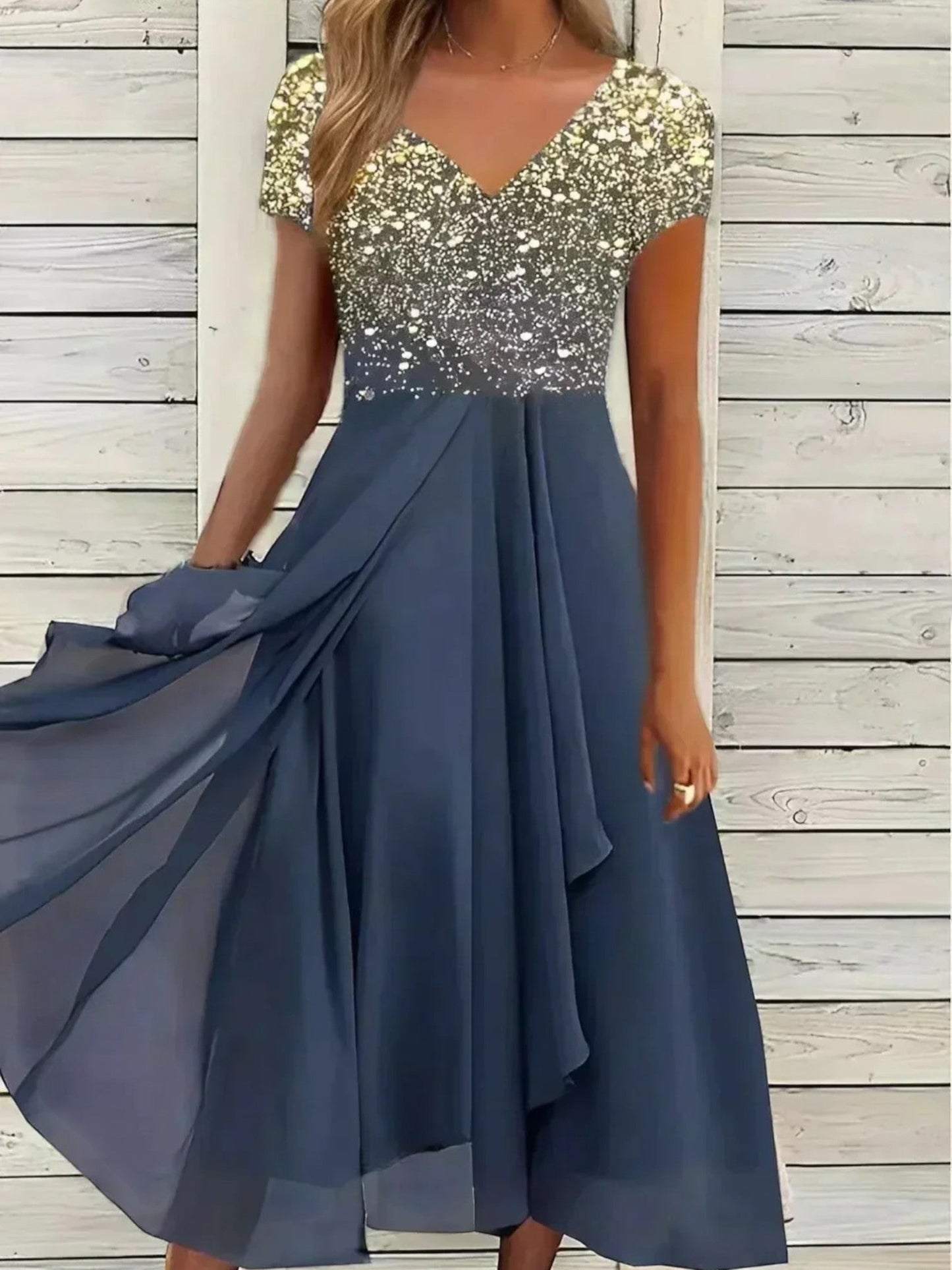 Elegante Bloemenjurk Met V-hals | Korte Mouwen
