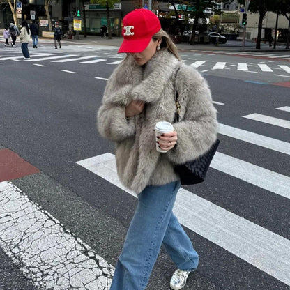 Winterjas Van Imitatiebont Met Brede Kraag | Kort